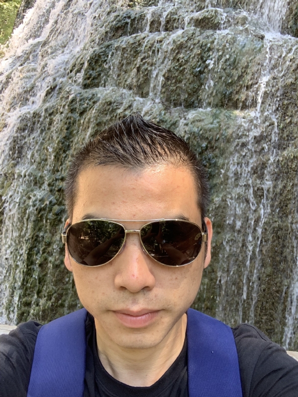 高兴的第二张照片--松溪征婚网