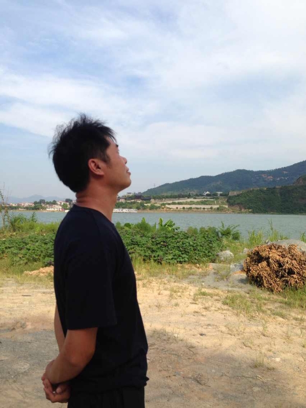 雾里看花的第一张照片--松溪征婚网