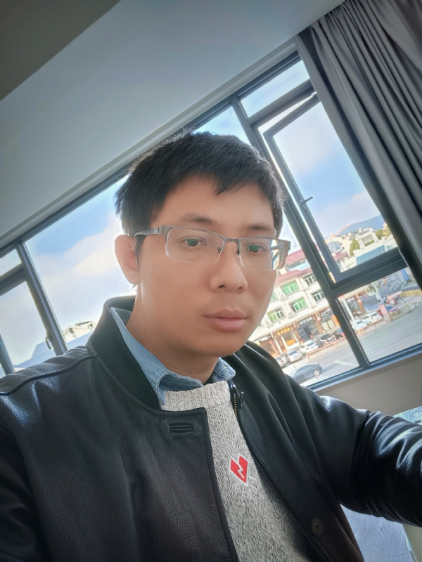 也许只是缺少一个拥抱的第二张照片--松溪征婚网